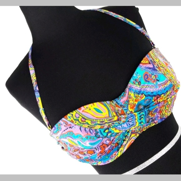 🌟SOLD🌟 Sexy Victoria's Secret Paisley Bikini Top - Picture 3 of 7